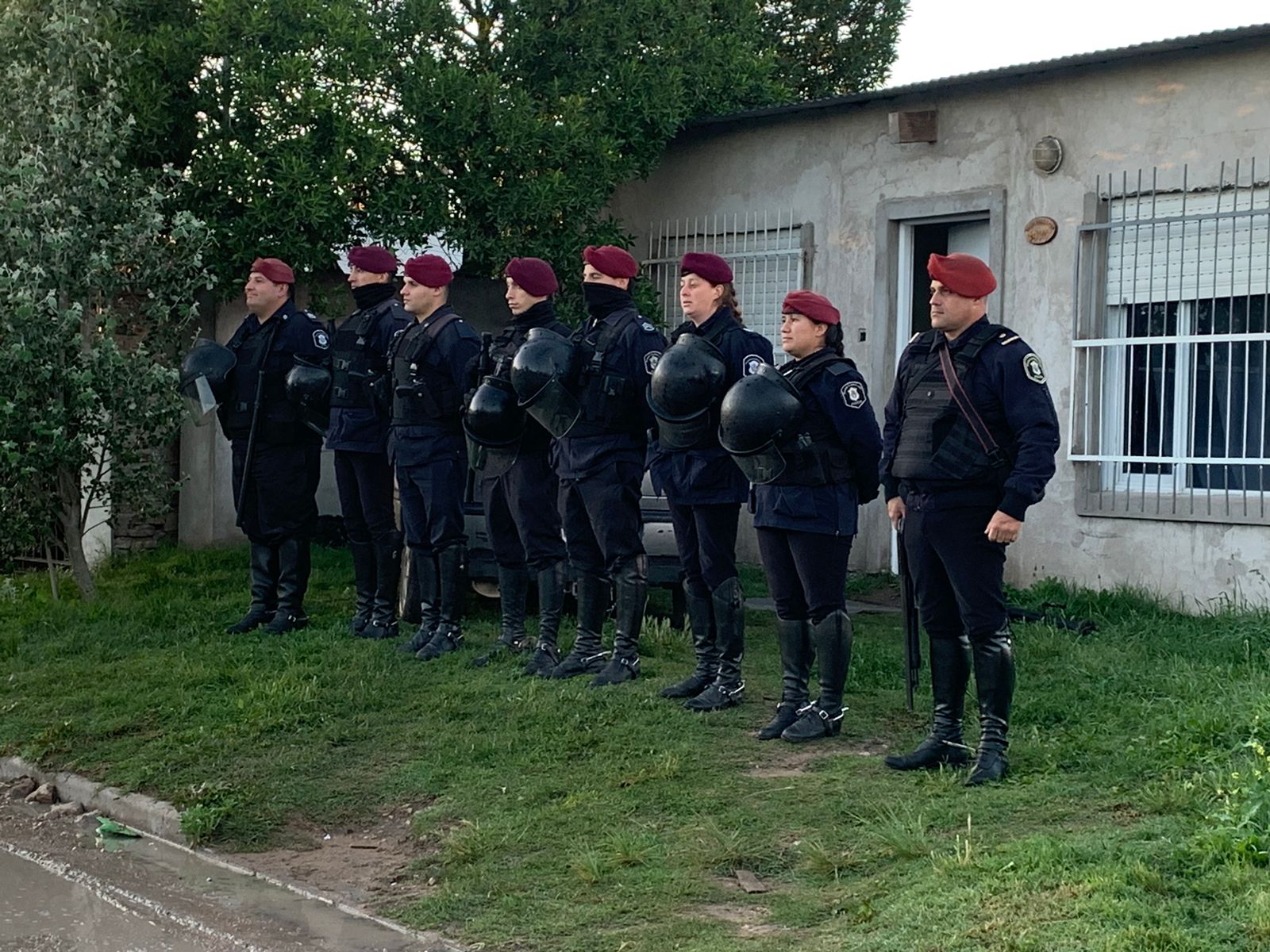 Sorpresa En Tres Arroyos Cay El Jefe De Gendarmer A Local Y Una