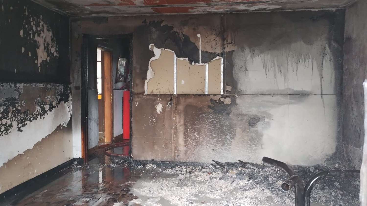 Tres de Febrero: el municipio busca casa para una familia que perdió todo en un incendio