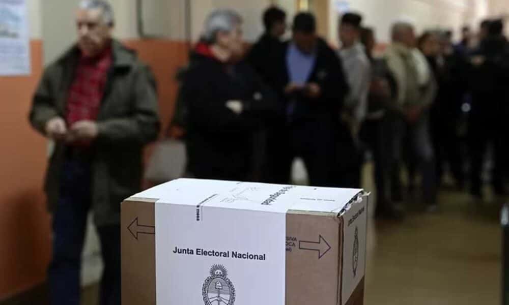La jornada electoral de Bahía Blanca tuvo importantes retrasos porque las urnas llegaron tarde