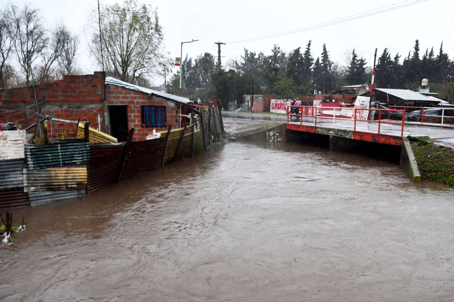 Inundación en La Plata: “Estamos asistiendo a las familias por medio del Estado”, aseguró Tolosa Paz