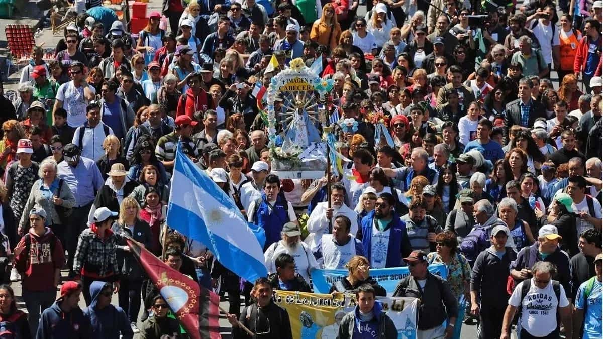 Peregrinación a Luján: con miles de fieles, arrancó la tradicional caminata a la Basílica