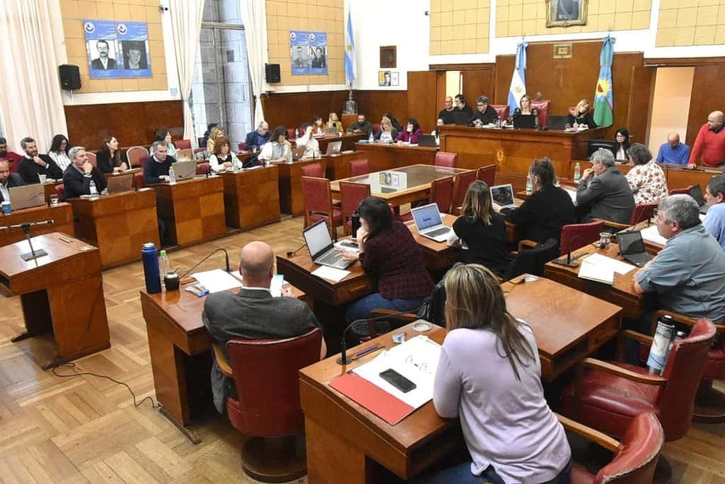 Montenegro unificó las secretarías de Turismo y Cultura en Mar del Plata: polémica y protesta en el Concejo Deliberante