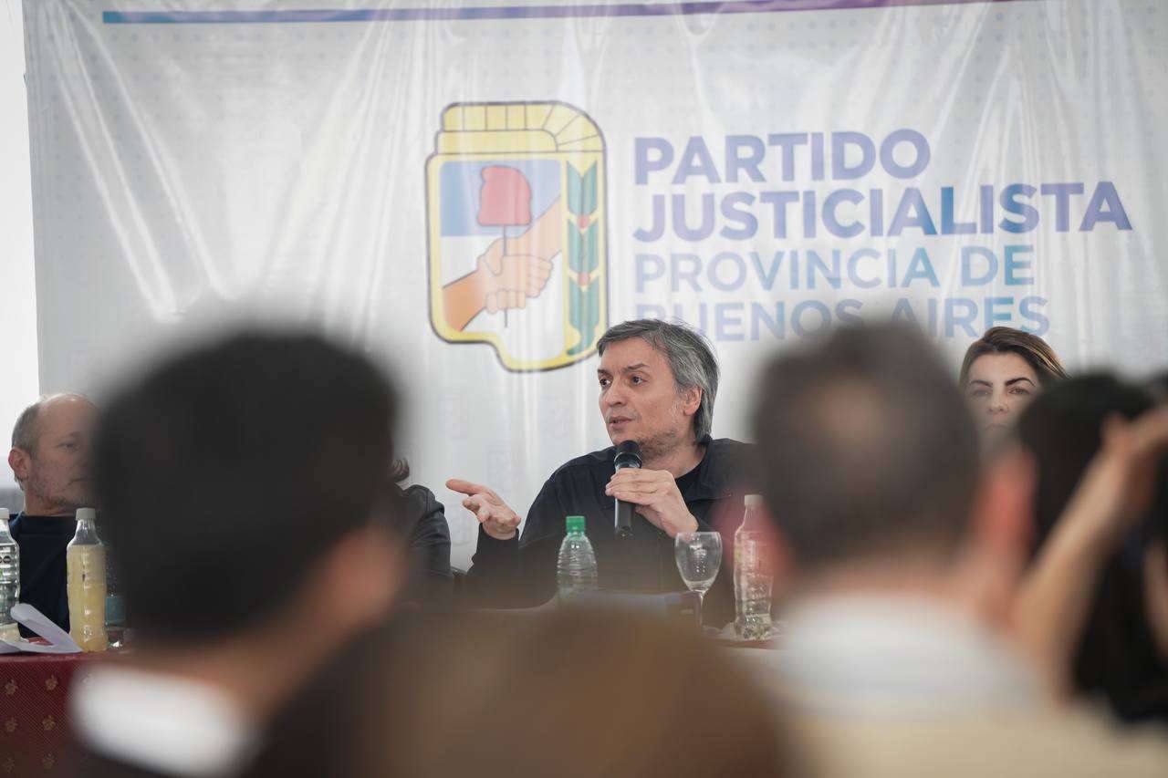 "Ganemos en Provincia y en nación para cambiarle la vida a la gente", dijo Máximo Kirchner en el PJ bonaerense