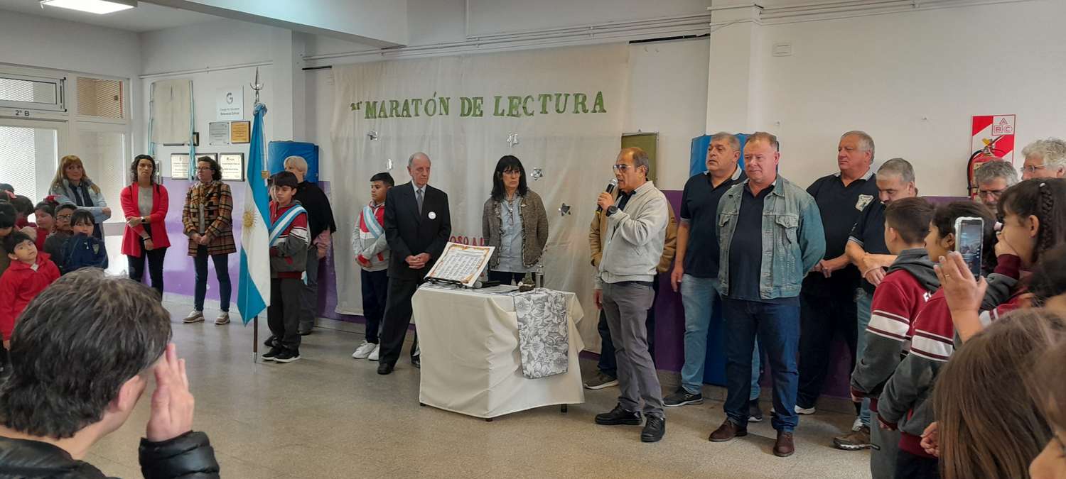 "Un homenaje al futuro": Pioneros de Vicente López y Veteranos de Malvinas reconocieron a la Escuela Manuel Dorrego