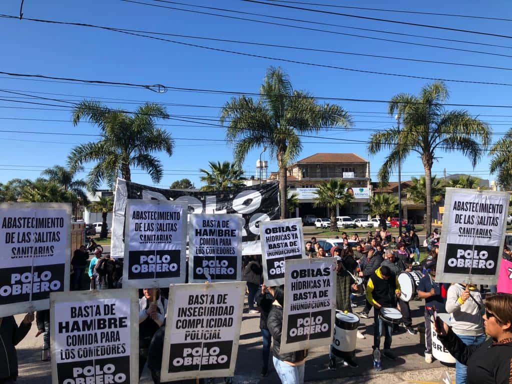 Vecinos y militantes del Polo Obrero se movilizan frente a la municipalidad de Tigre: qué reclaman