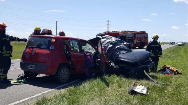 Tragedia en el fin de semana extra largo: tres muertos y tres heridos tras un choque entre dos autos en la Ruta 11
