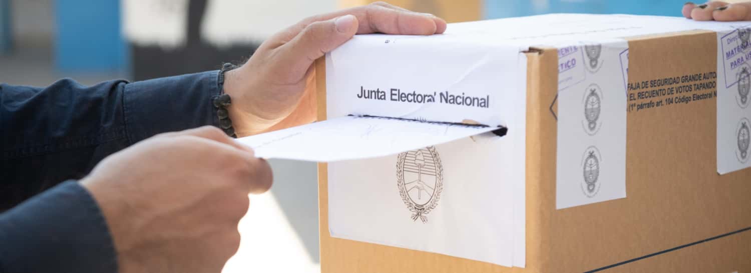 Elecciones Generales 2023 en Necochea: Se presentó a votar con pedido de captura y generó revuelo en la Escuela Modelo.