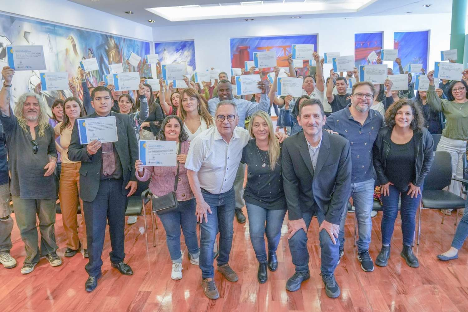 Ituzaingó: Descalzo encabezó entrega de certificados del Programa de Empleo Independiente