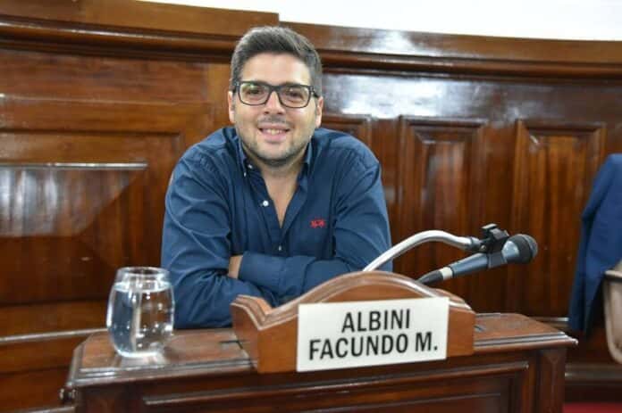 Caso "Chocolate" Rigau: se entregaron el concejal de La Plata Facundo Albini y su papá Claudio