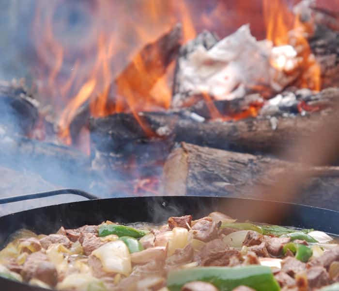Fiesta Provincial de Comida al Disco en Pehuen Co: Cómo preparan los gyros griegos con salsa agridulce