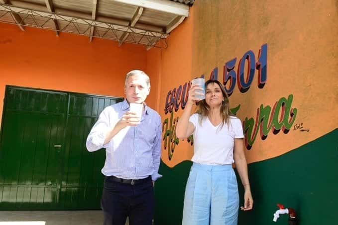 Gray inauguró ampliación de la red de agua potable en Esteban Echeverría y se mostró con Malena Galmarini