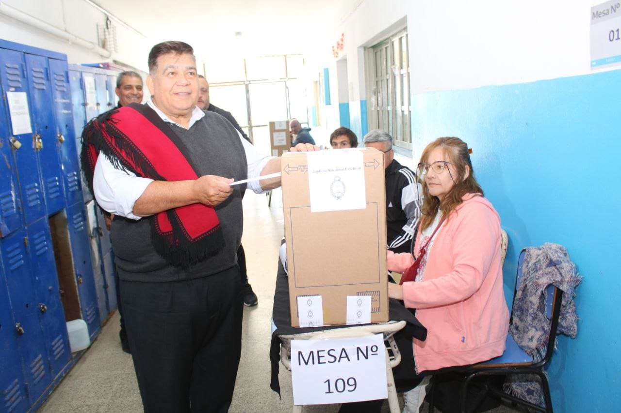 Votó Mario Ishii en José C. Paz: "Las elecciones se están realizando en paz y con tranquilidad"