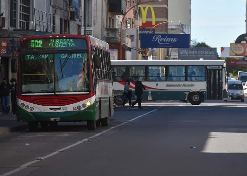 La gestión saliente de Bahía Blanca quiere aumentar el transporte público 79%: Pasaría a costar 345 pesos
