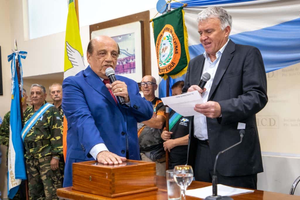 Mussi asumió su sexto mandato en Berazategui: "Dijeron que estaba viejo; recuerden que el viento es viejo pero sopla"