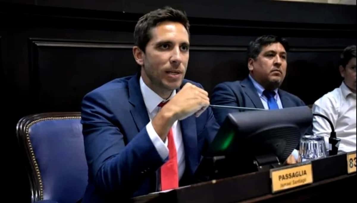 El intendente Passaglia pidió licencia en San Nicolás para ocupar su banca en la última sesión del año en Diputados