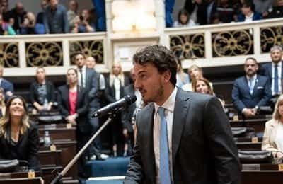 El diputado provincial de LLA, Agustín Romo, cargó contra JxC por apoyar el "brutal aumento de Kicillof": "Es insólito"