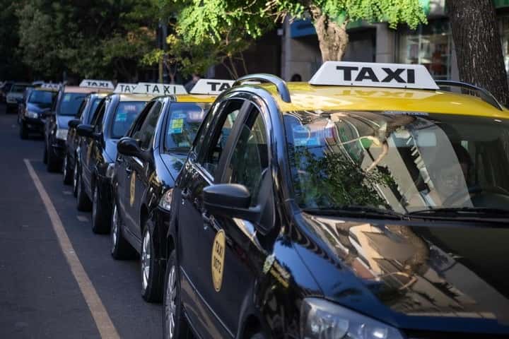 Temporada 2024 en Mar del Plata: el intendente fijó el cronograma de turnos de taxis