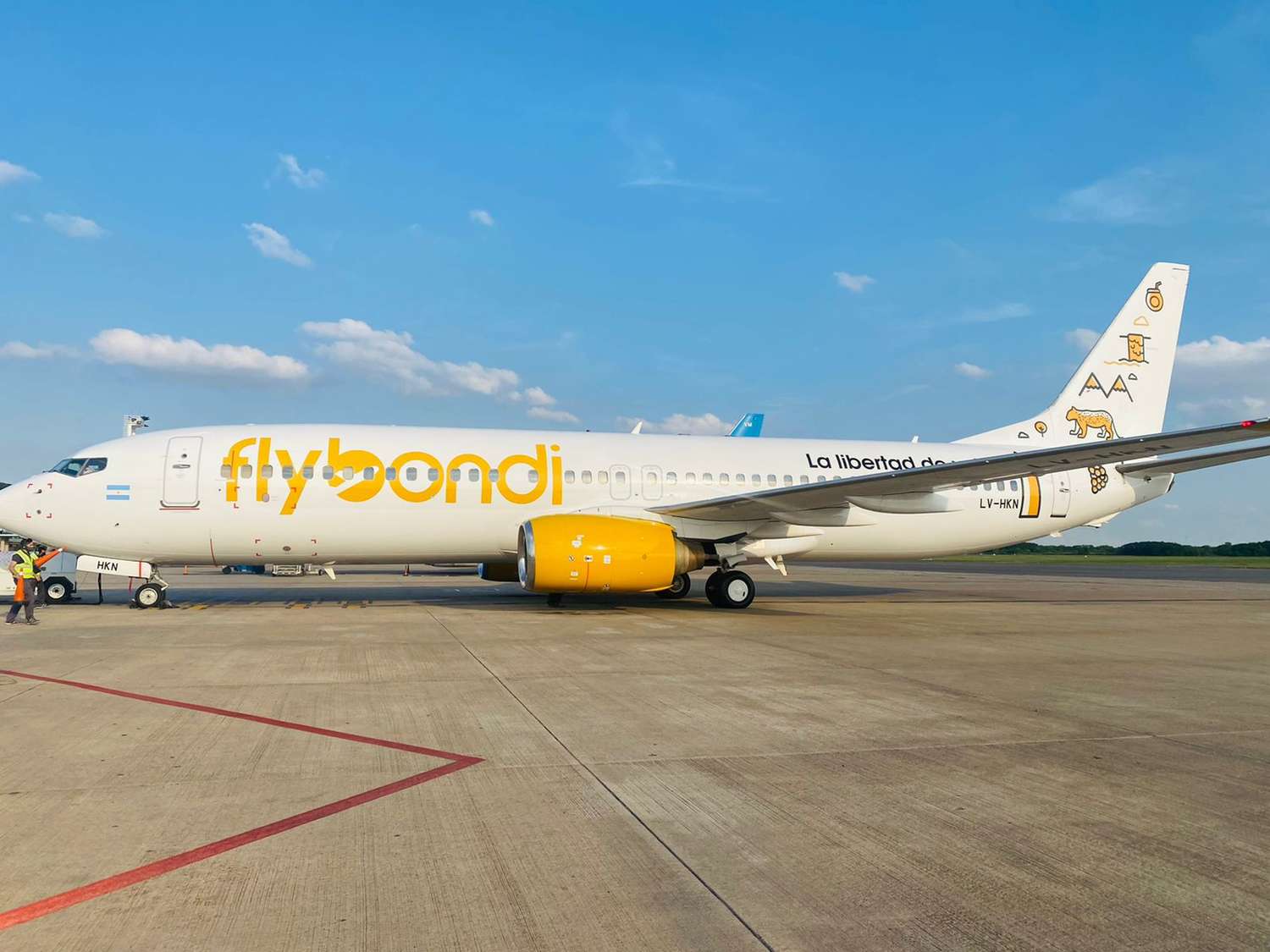 Avión de Flybondi debió regresar a Ezeiza de emergencia por una falla técnica y tuvieron que cerrar el aeropuerto