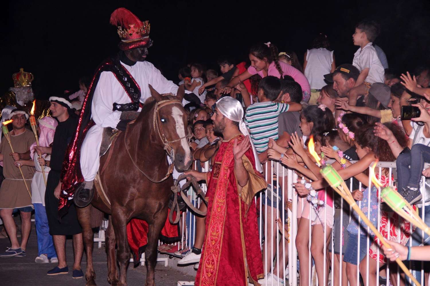 La “noche mágica” de la Fiesta de Reyes Magos en Sierras Bayas: “Hace seis décadas que se transmite generacionalmente”
