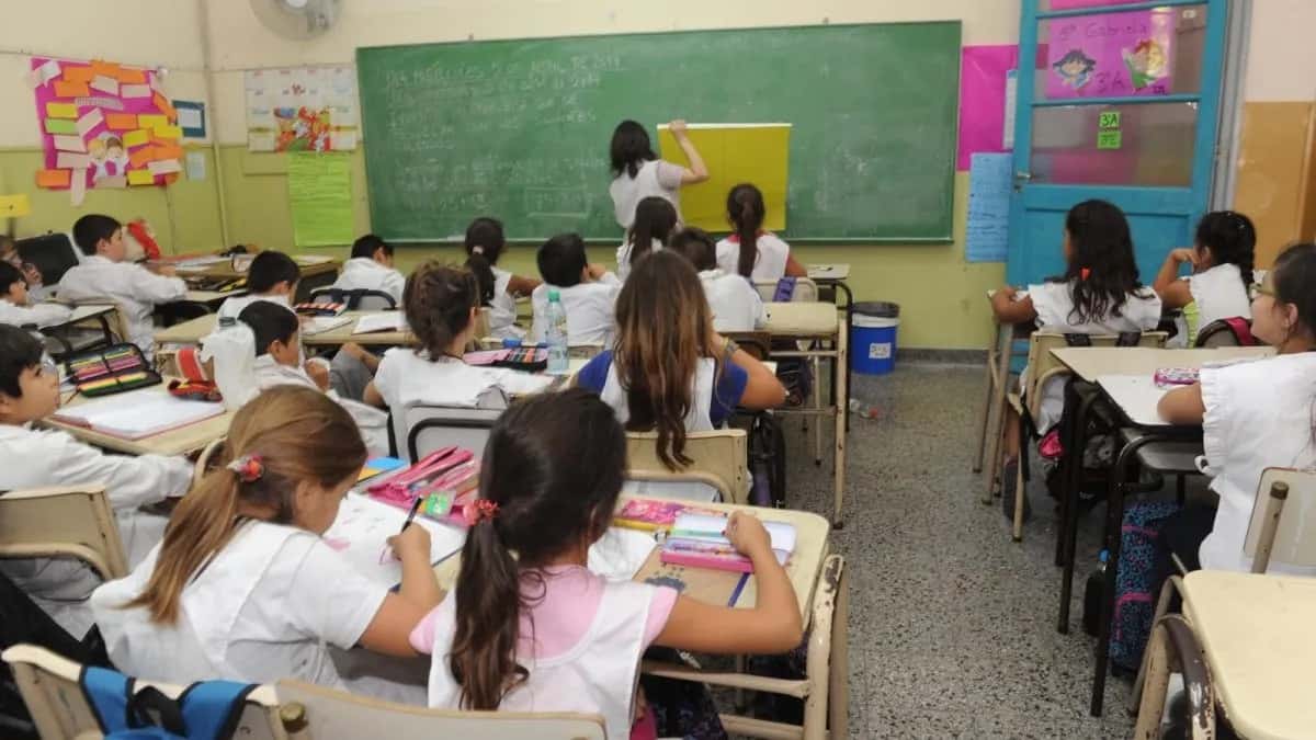 Salario docente: Según el gobierno bonaerense, no podrán pagar todo el año sin el aporte de Nación