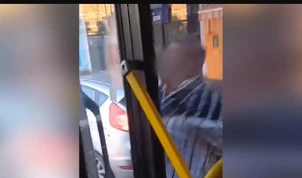 "Te voy a matar hijo de p...": el video con la furiosa reacción de un pasajero que se negó a pagar el boleto en La Plata