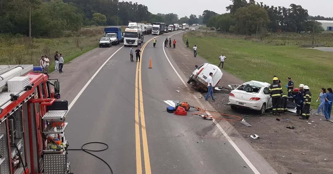 Choque fatal en Ruta 5: dos chivilcoyanos fallecieron tras impactar de frente y otros dos resultaron heridos