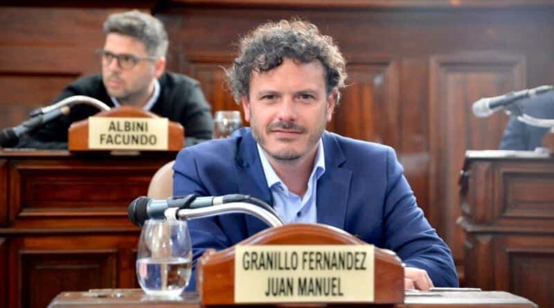 "Las provocaciones del gobierno el 24M son cosas que ya habíamos saldado", dijo el concejal platense Granillo Fernández
