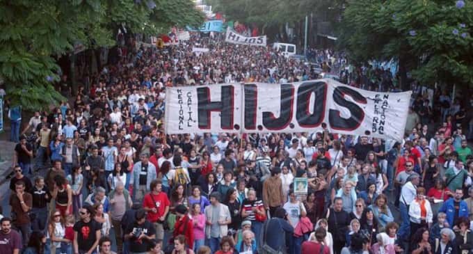 La agrupación HIJOS denunció que una militante fue golpeada y abusada: El intendente de Escobar repudió el ataque