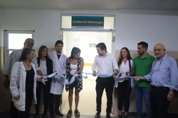 Moreno: Provincia inauguró un nuevo centro de diálisis y entregó equipamiento