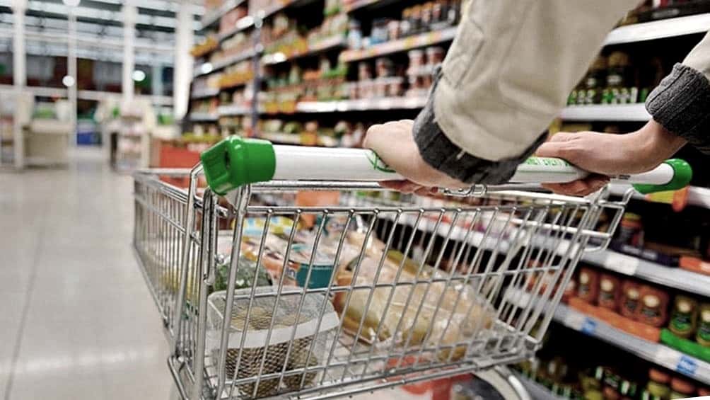 Según el gobierno bonaerense, las ventas en supermercados cayeron 6,3%: Qué rubros se desplomaron
