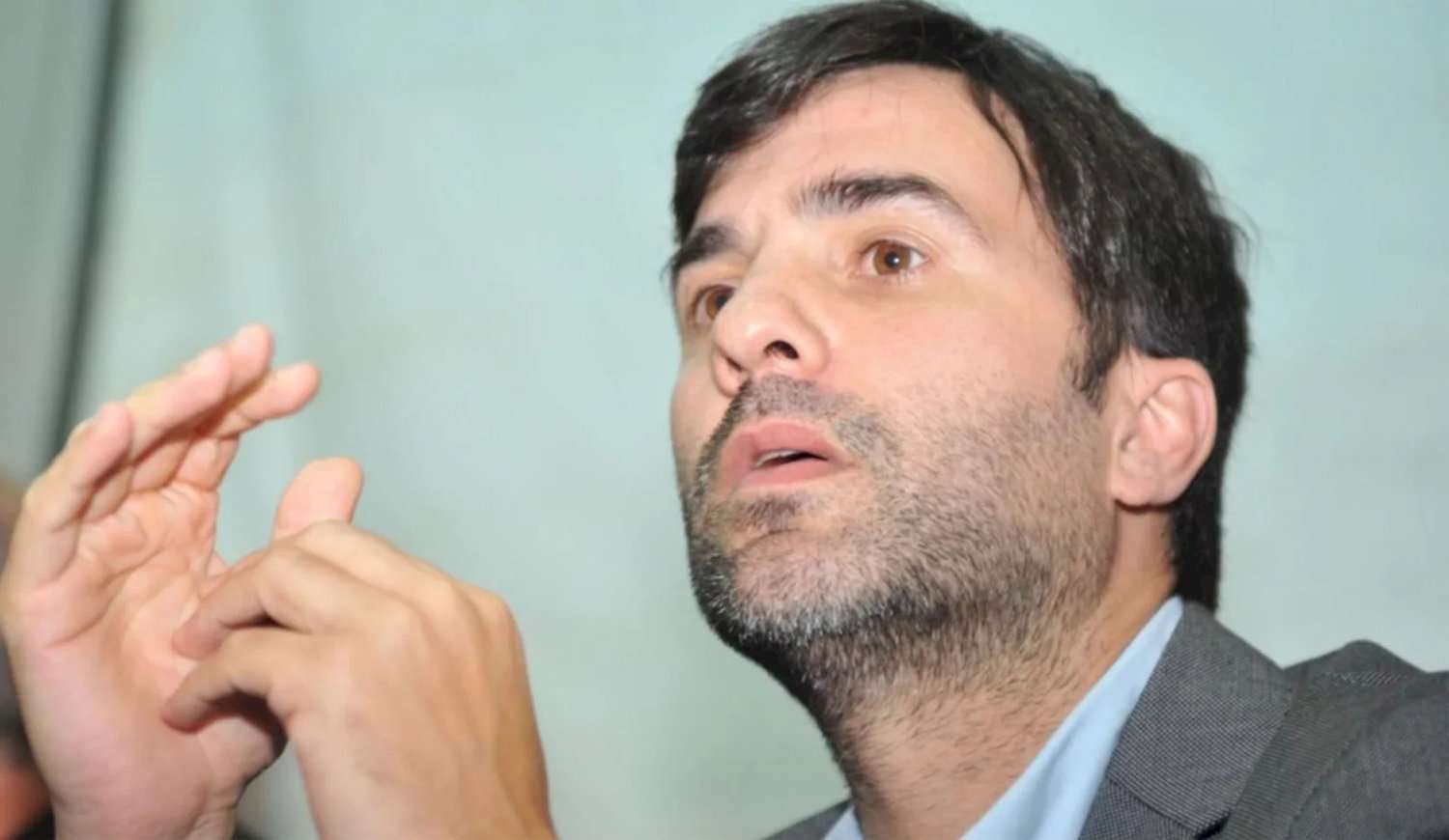 “Nos toman el pelo”: Desde Castelli, el intendente Echarren criticó a Milei tras su discurso por cadena nacional