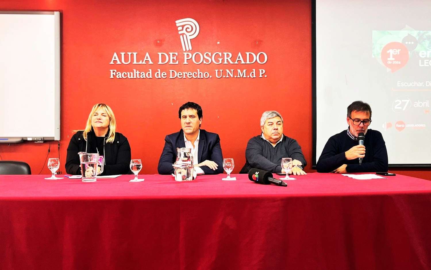 Foro de legisladores de la UCR en Mar del Plata: "Reafirmamos nuestro compromiso con un debate democrático"