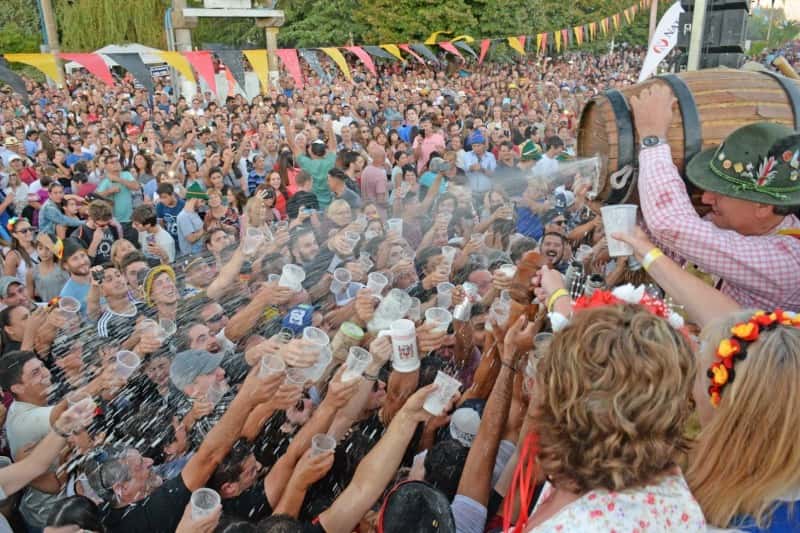 Se viene la “Kreppelfest” en Olavarría: La fiesta de la cultura alemana a través de la música, comida y danzas típicas