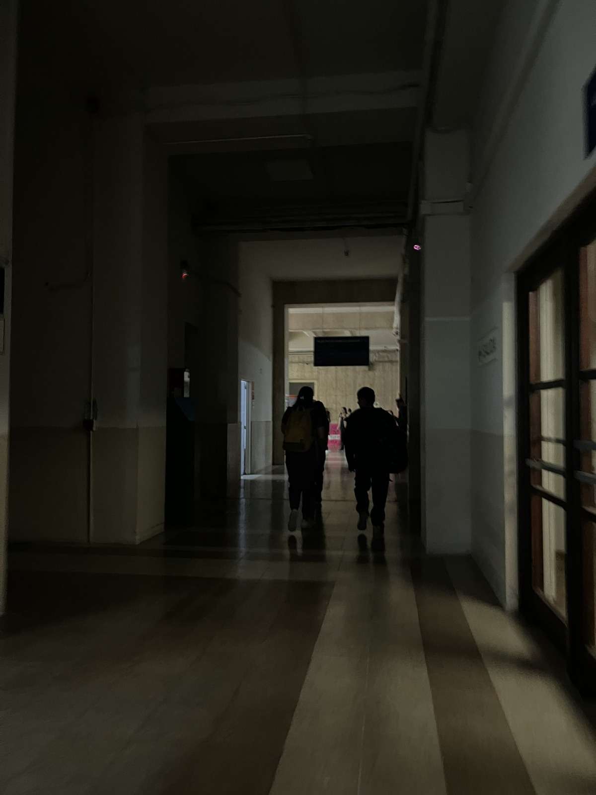 La Educación en penumbras: tras el tarifazo, la facultad de Medicina de la UBA apagó las luces