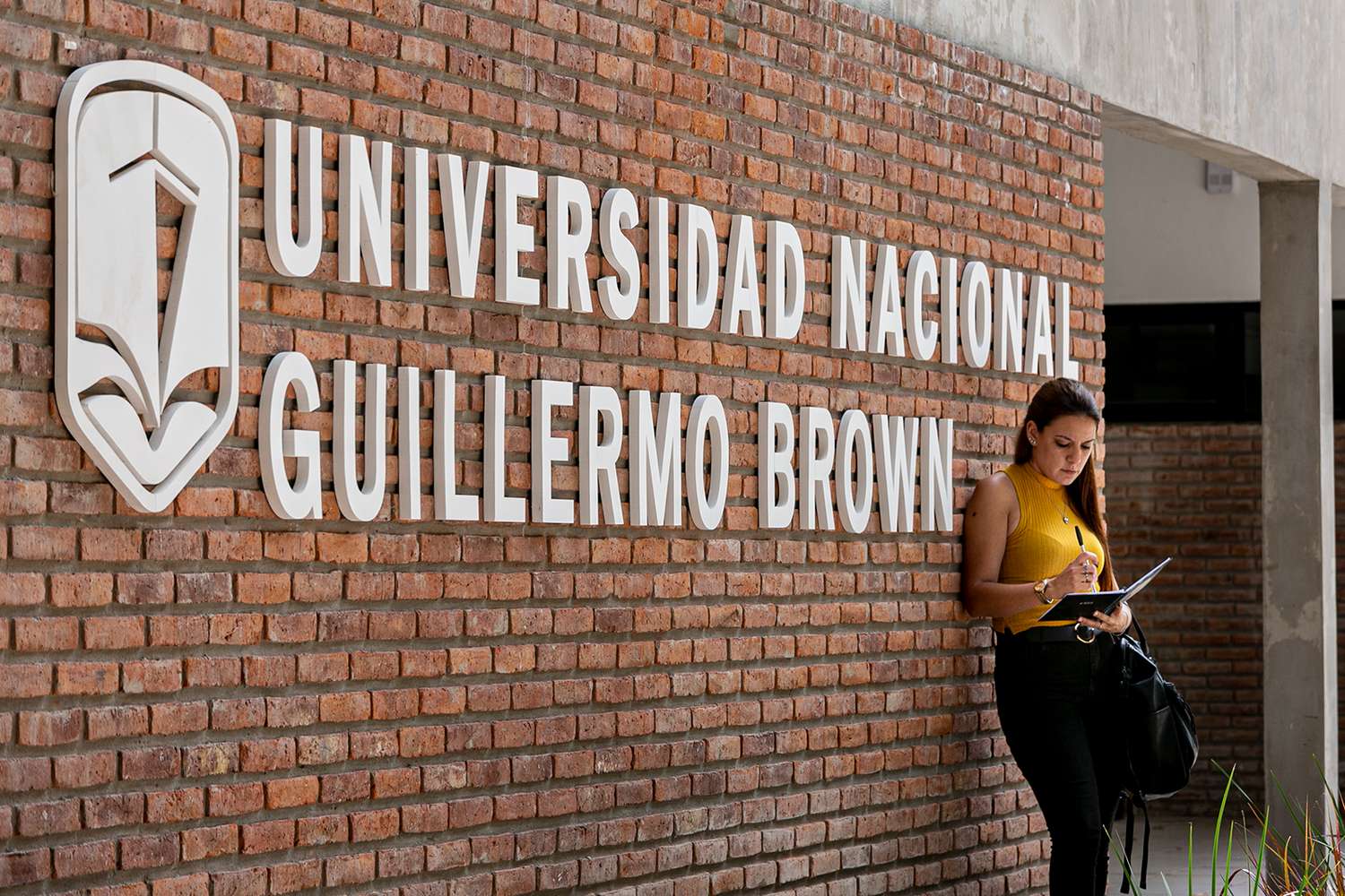 Se abrieron las inscripciones para cursos gratuitos en la Universidad de Almirante Brown: cuáles son y cómo inscribirse