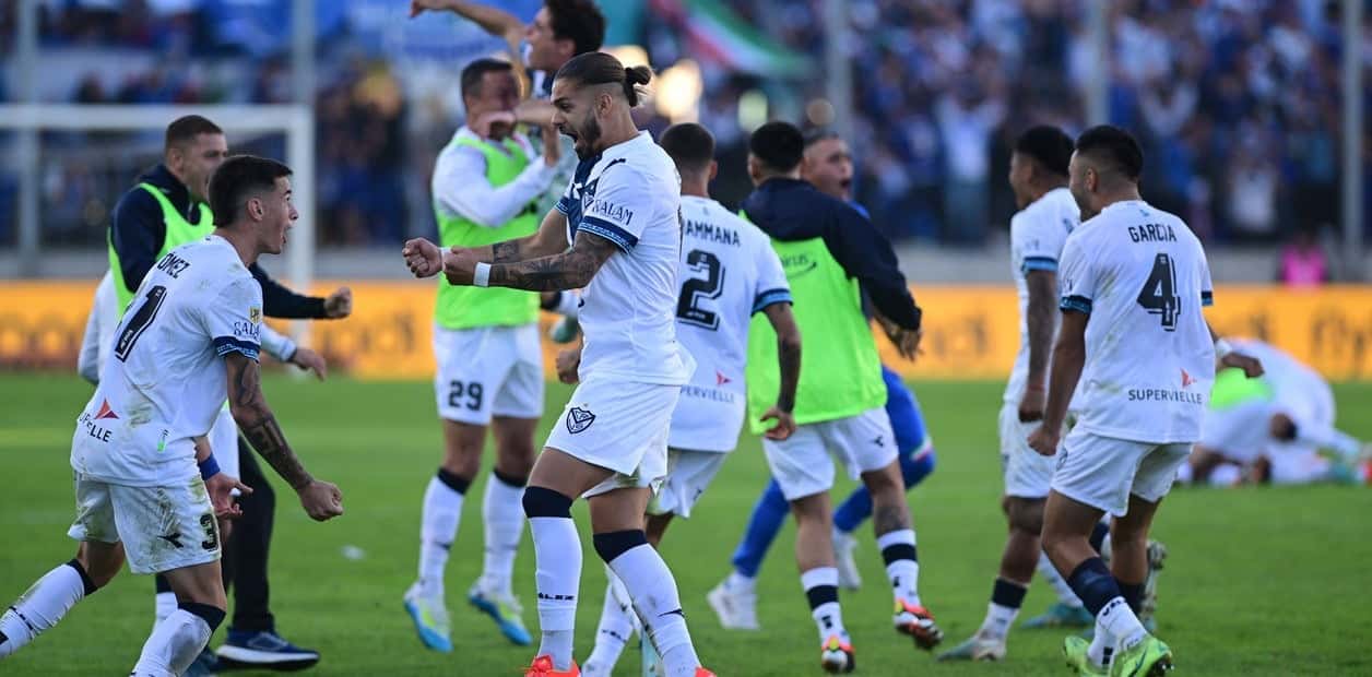 Un San Nicolás convulsionado recibió a Vélez y Argentinos Juniors en la semifinal de la Copa de la Liga