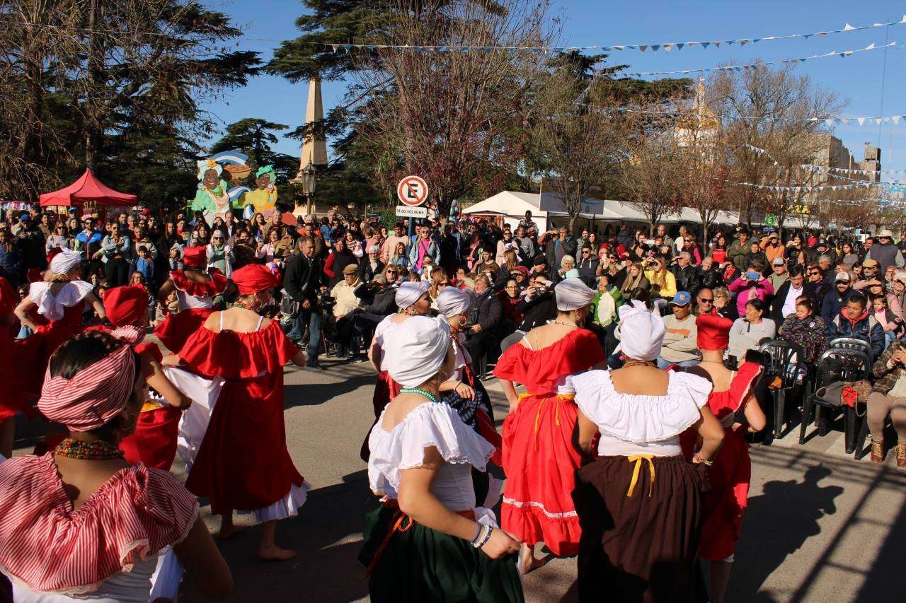 Celebraciones por el 25 de Mayo en la Provincia: Cuatro propuestas gratuitas con locro y festejos tradicionales