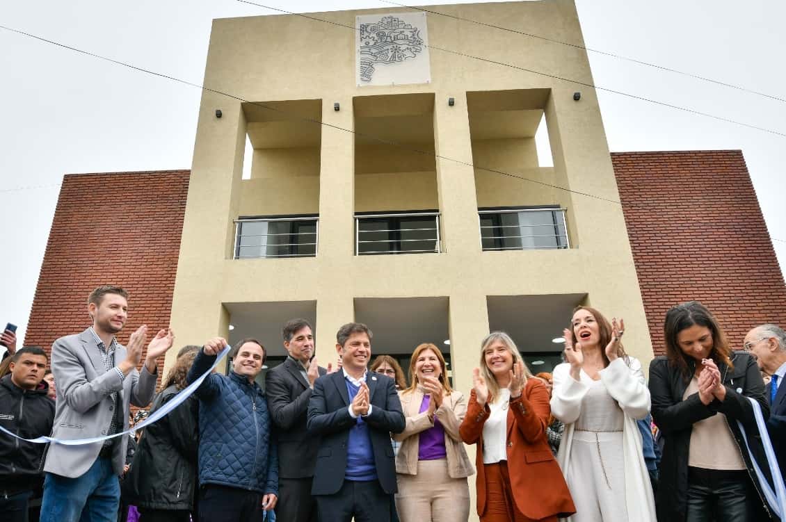 Los Toldos: Kicillof encabezó acto por el aniversario del natalicio de Eva Perón e inauguró una nueva Casa de la Provincia