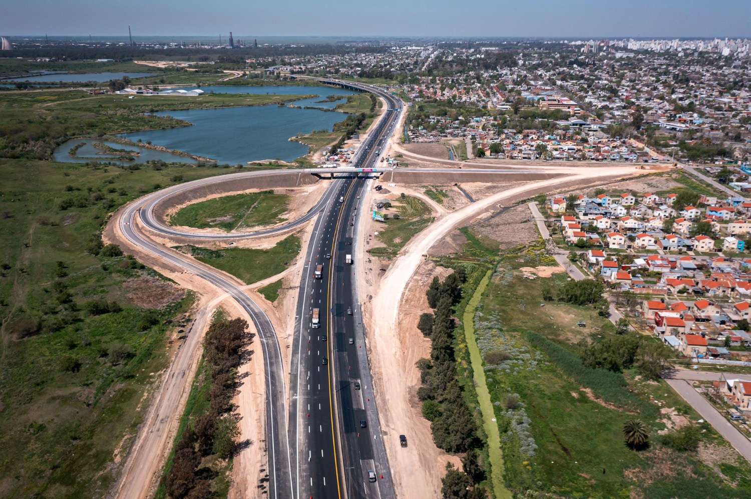 Autopista Buenos Aires-La Plata: "Nos permitirá potenciar la integración del sector productivo regional", dijo Alak