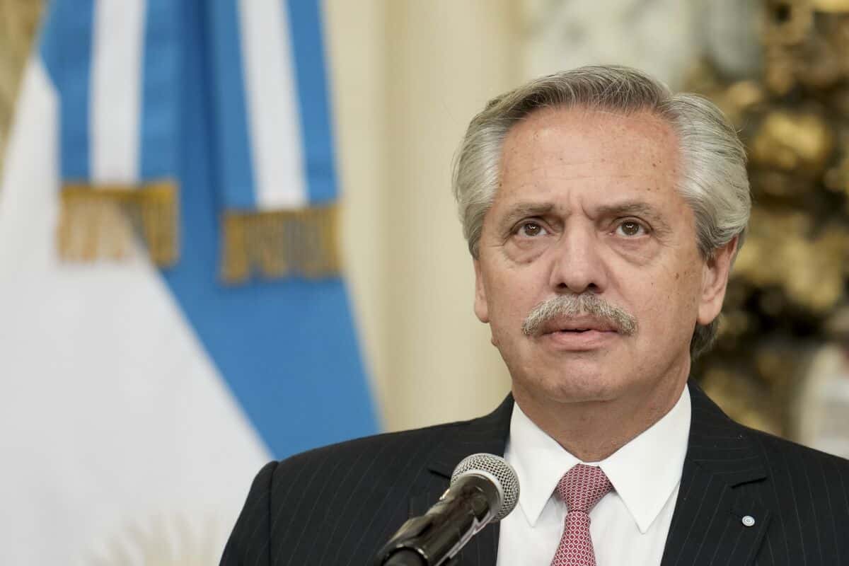 Alberto Fernández cumple agenda protocolar en Neuquén