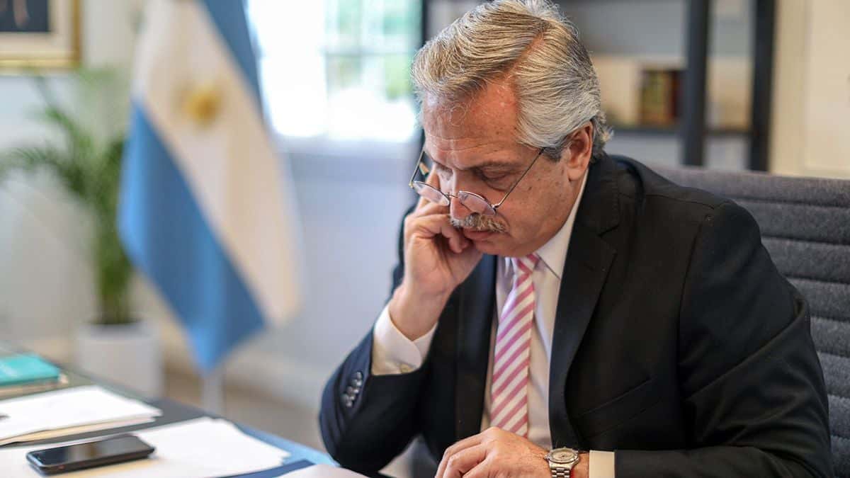 El presidente Alberto Fernández anuncia el reemplazo de Elizabeth Gómez Alcorta: Podría haber más cambios