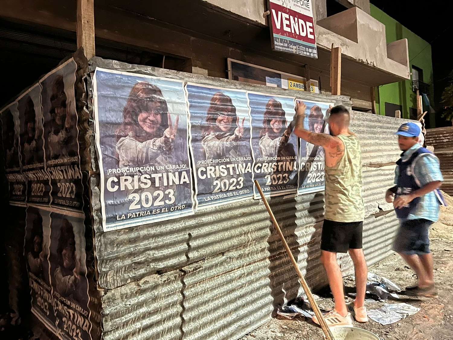 ¡Proscripción un carajo!: Los carteles callejeros que quieren impulsar la candidatura 2023 de Cristina Kirchner