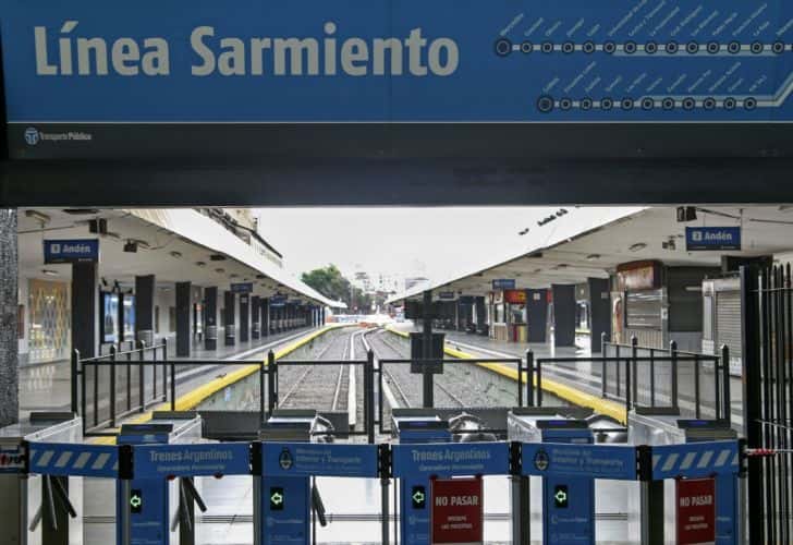 Tren Sarmiento: Por robo de cables en ramal Moreno-Mercedes, no funcionan las barreras