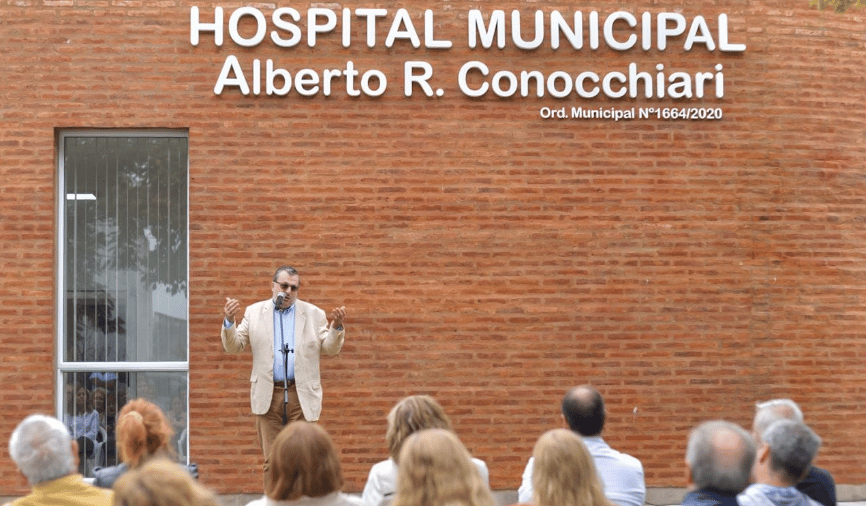 Vedia: El diputado Conocchiari presenció el emplazamiento de su nombre en el hospital municipal