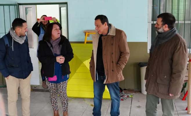 Zárate: el intendente entregó mobiliario y juegos a escuelas y jardines de Lima