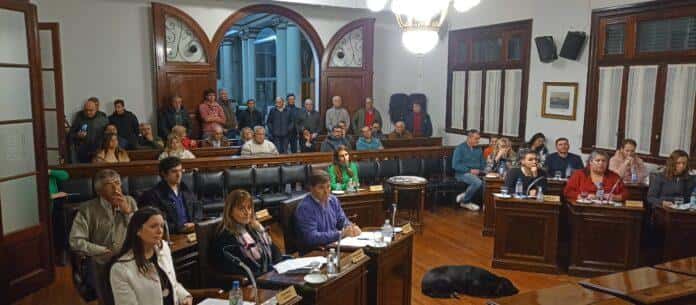 Carlos Casares: ruralistas irrumpieron a los gritos en el Concejo Deliberante en reclamo por la tasa vial