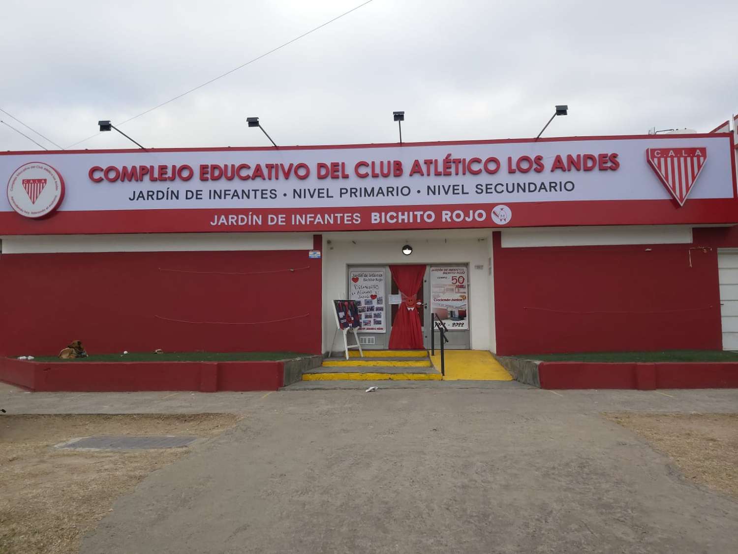 Tiros frente al colegio del club Los Andes: Detuvieron a cuatro barras