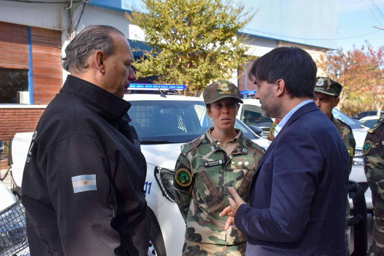 Echarren: “Nunca en la vida Castelli recibió todos los patrulleros que están acá”, dijo el intendente bajo la mirada de Berni