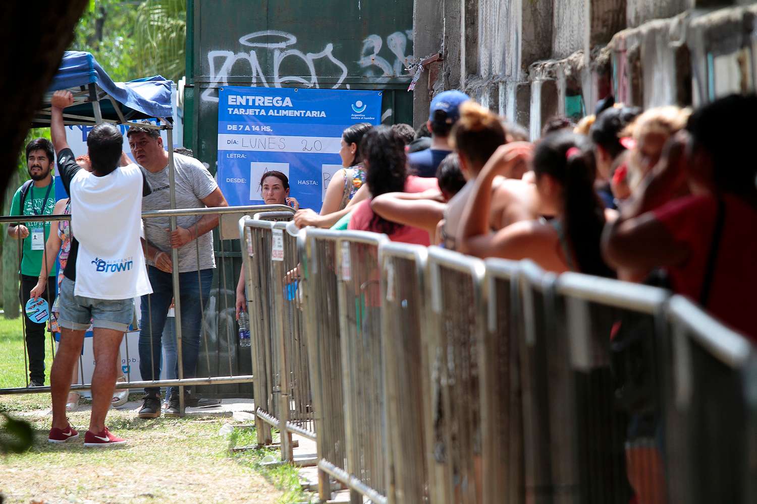 Serán más de 24 mil: Arrancó entrega de la tarjeta alimentaria de 4.000 pesos en Almirante Brown