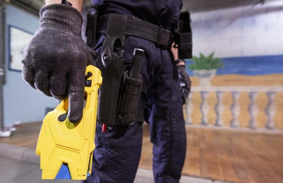 El PRO bonaerense presenta un plan contra la inseguridad: Modificaciones al código penal y uso de armas Taser